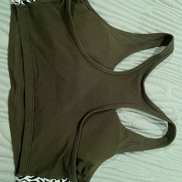 Juicy Couture Wireless Sports Bra Size Extra Large Envy Green Removal Pads - Picture 8 of 10